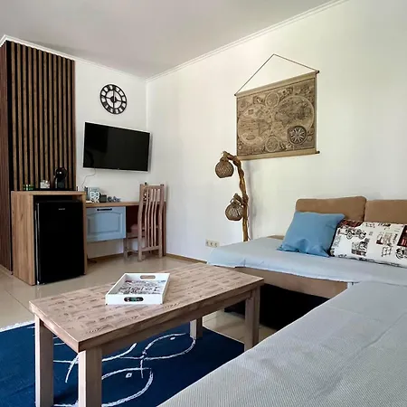 Blue Lagoon روغاشيفو